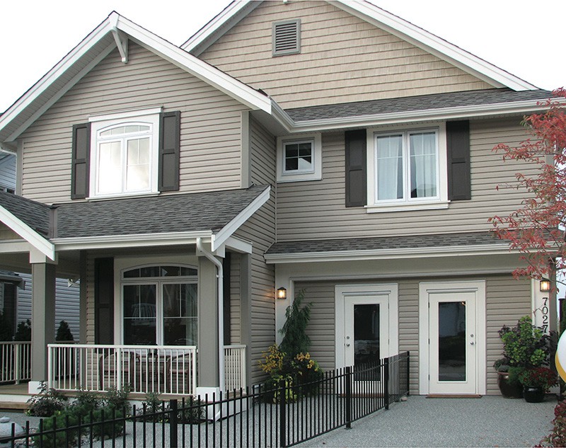 Vinyl house siding in North York